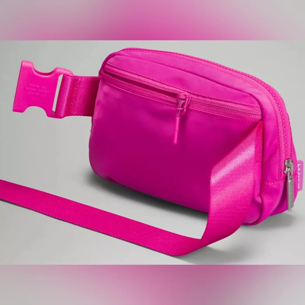 NEW! Lululemon Everywhere Beltbag 1L Sonic Pink! - Picture 3 of 9
